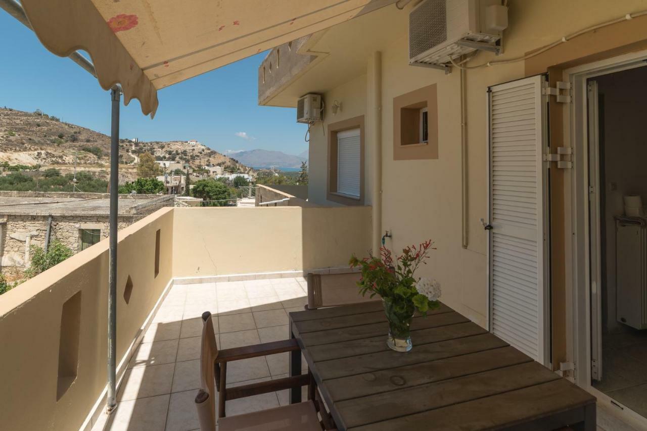Irini Hotel Kamilari Buitenkant foto